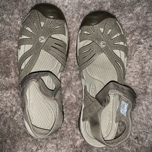 KEEN Sandals 8.5 LN worn a couple of times
